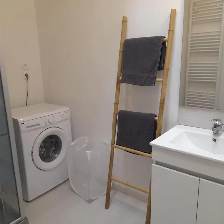 De 100m2 Avec Terrasse